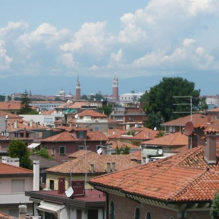 Villa Gabriella B&B - Apartments Венеция-Лидо Экстерьер фото