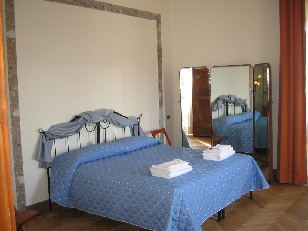 Villa Gabriella B&B - Apartments Венеция-Лидо Экстерьер фото